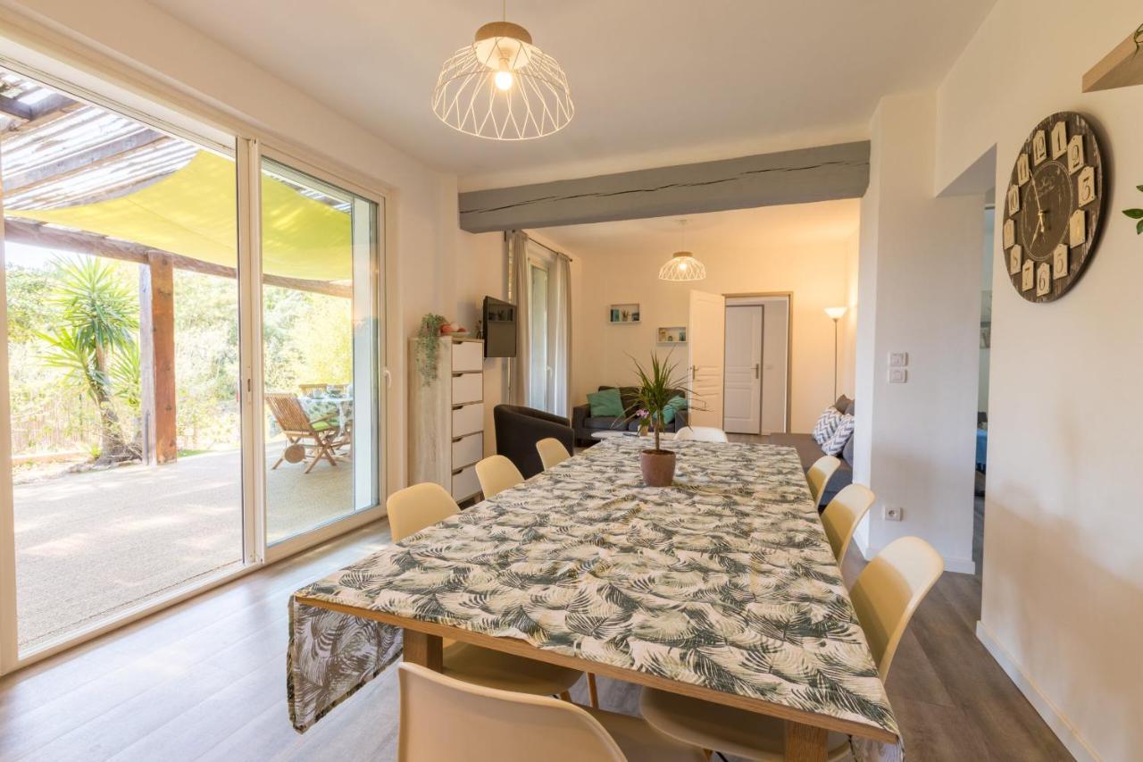 La Felyvonne, Familiale Confortable Avec Sa Grande Terrasse Ombragee Et Sa Vue Degagee Vers La * Hyères